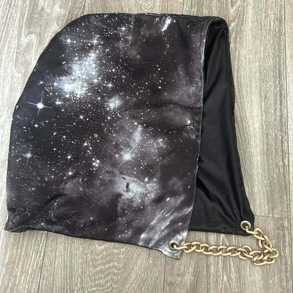 Reversible rave hood